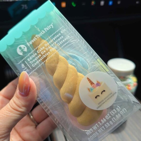 Unicorn cake toppers. With jar or metallic pastel sprinkles. Unicorn birthday - Picture 5 of 6